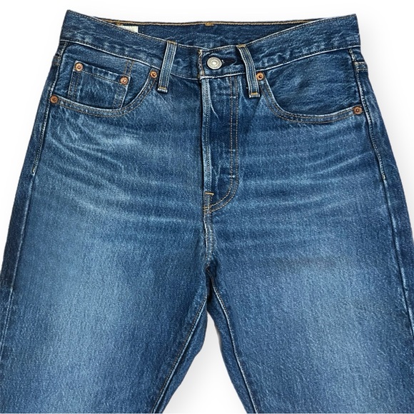 levi’s 501 jeans in medium blue wash (size 25) - Picture 3 of 7